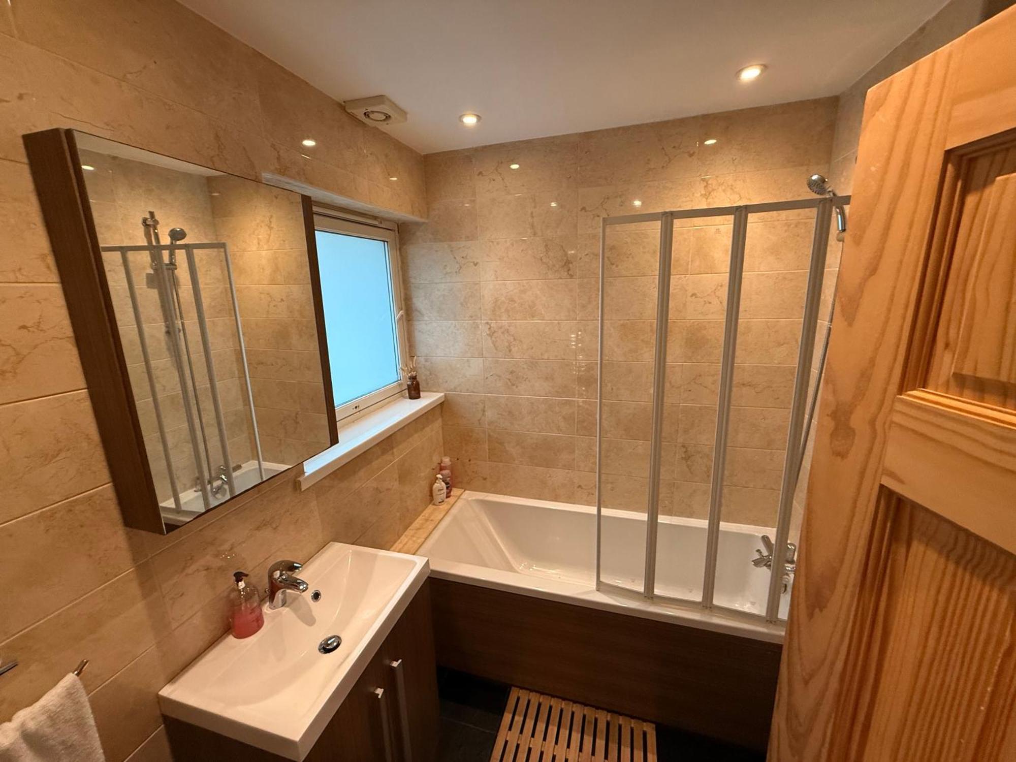 Two Bedroom Flat In The Heart Of London Eksteriør billede
